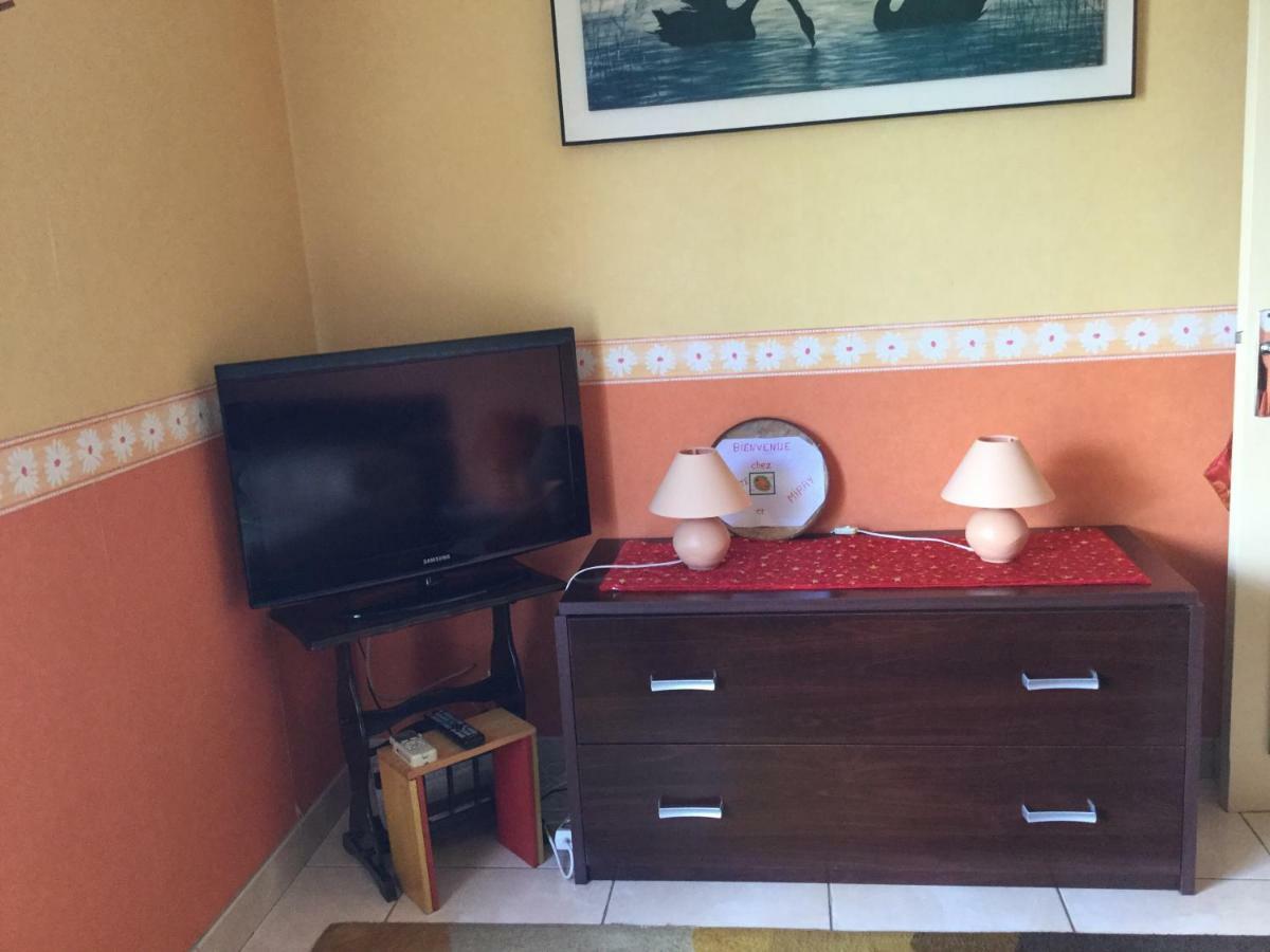 Chambre Et Piece Confort La Possession Exterior foto
